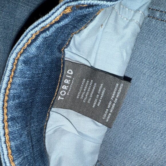 TORRID  Perfect Boyfriend Ankle Premium Stretch Jeand - Picture 4 of 5